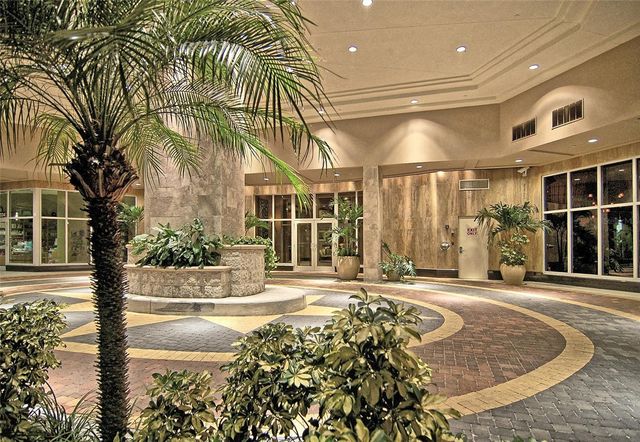 100 CENTRAL AVENUE K817, Sarasota, FL 34236