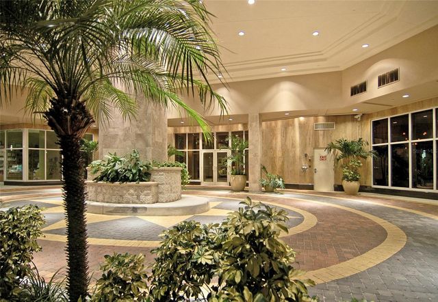 100 CENTRAL AVENUE K817, Sarasota, FL 34236