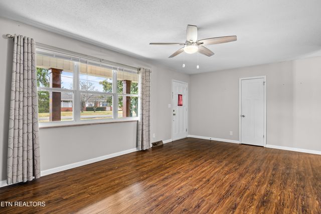 2905 Pleasant View Ave, Maryville, TN 37803