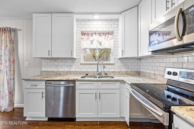 2905 Pleasant View Ave, Maryville, TN 37803