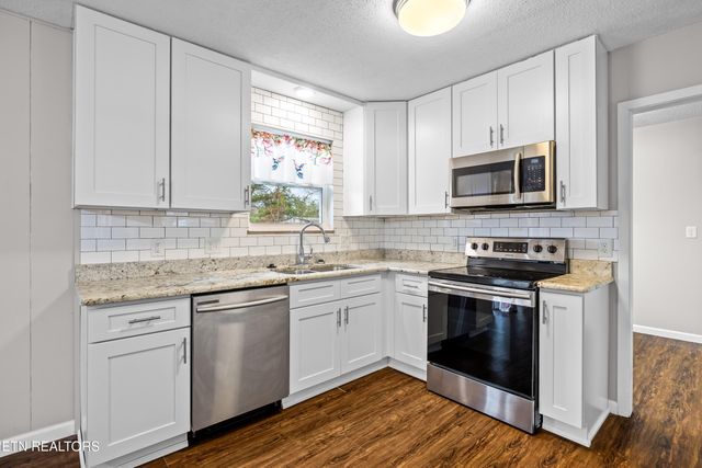 2905 Pleasant View Ave, Maryville, TN 37803