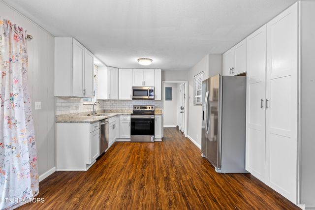 2905 Pleasant View Ave, Maryville, TN 37803