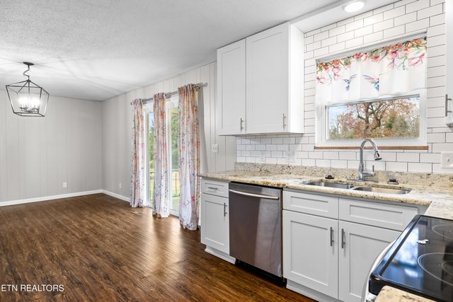 2905 Pleasant View Ave, Maryville, TN 37803