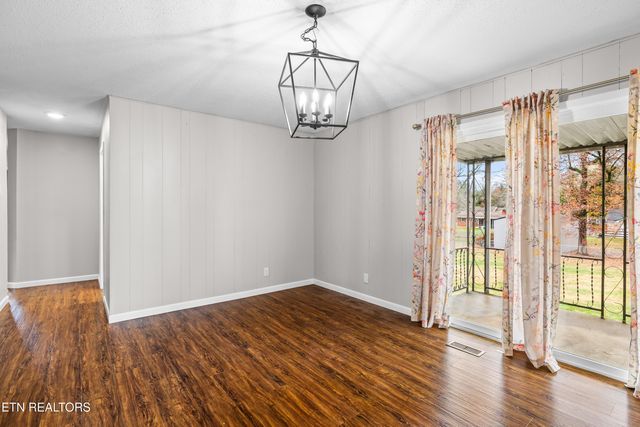 2905 Pleasant View Ave, Maryville, TN 37803