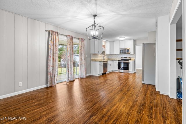 2905 Pleasant View Ave, Maryville, TN 37803