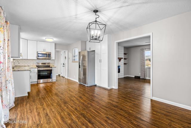 2905 Pleasant View Ave, Maryville, TN 37803