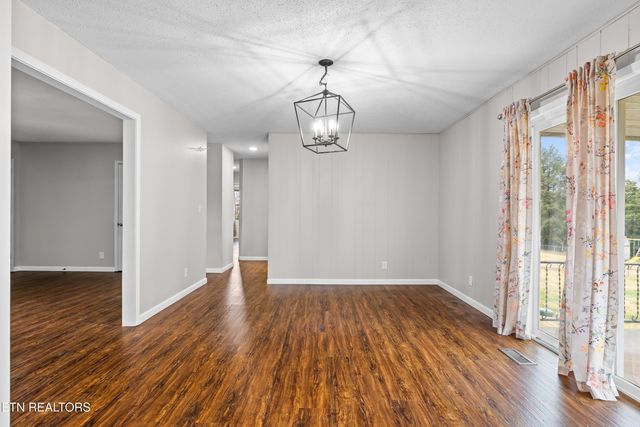 2905 Pleasant View Ave, Maryville, TN 37803