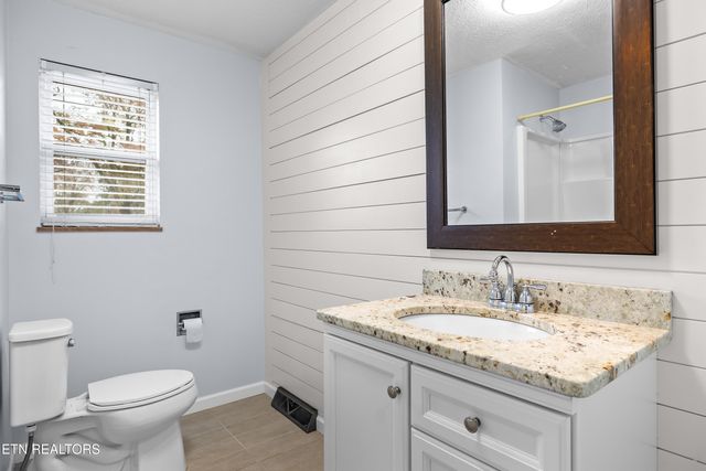 2905 Pleasant View Ave, Maryville, TN 37803