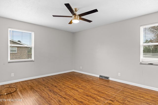 2905 Pleasant View Ave, Maryville, TN 37803