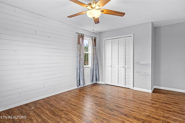 2905 Pleasant View Ave, Maryville, TN 37803