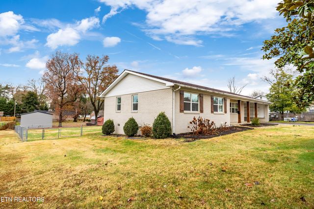 2905 Pleasant View Ave, Maryville, TN 37803