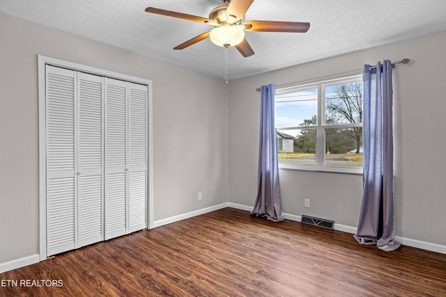 2905 Pleasant View Ave, Maryville, TN 37803