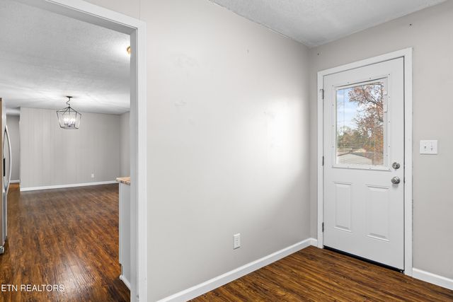 2905 Pleasant View Ave, Maryville, TN 37803