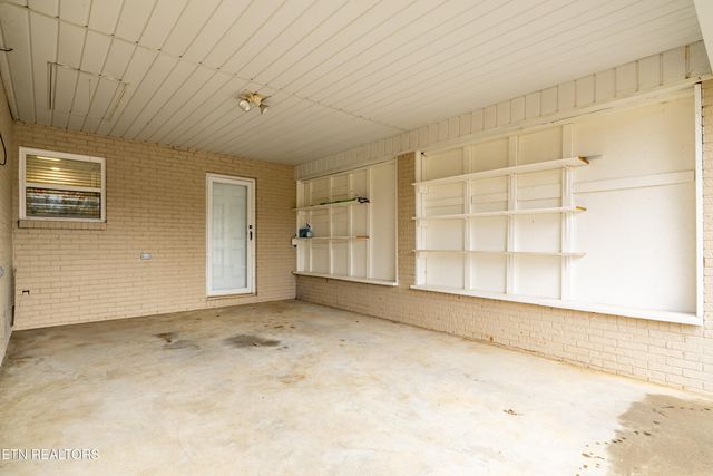 2905 Pleasant View Ave, Maryville, TN 37803