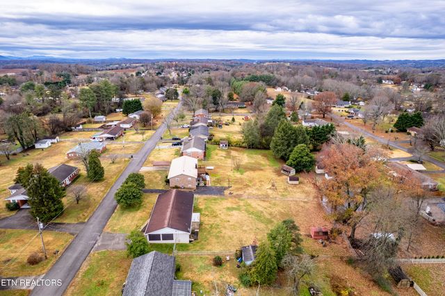 2905 Pleasant View Ave, Maryville, TN 37803