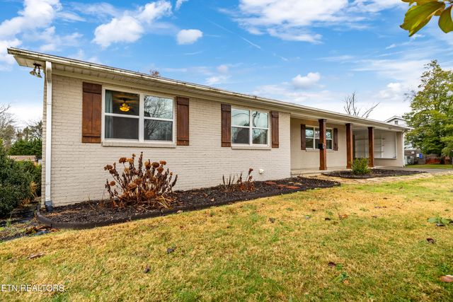 2905 Pleasant View Ave, Maryville, TN 37803