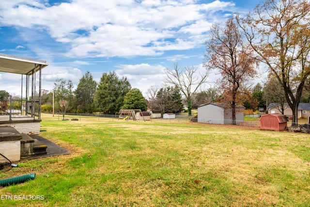 2905 Pleasant View Ave, Maryville, TN 37803