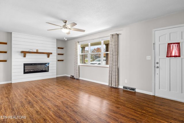 2905 Pleasant View Ave, Maryville, TN 37803