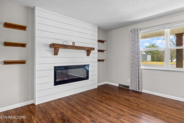 2905 Pleasant View Ave, Maryville, TN 37803