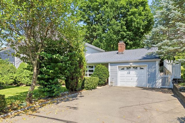 75 Glen Forest Street, Thornwood, NY 10594
