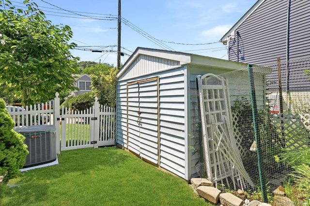 75 Glen Forest Street, Thornwood, NY 10594