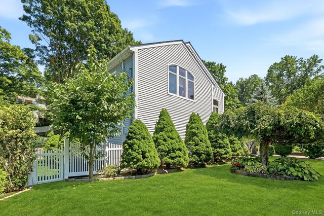 75 Glen Forest Street, Thornwood, NY 10594