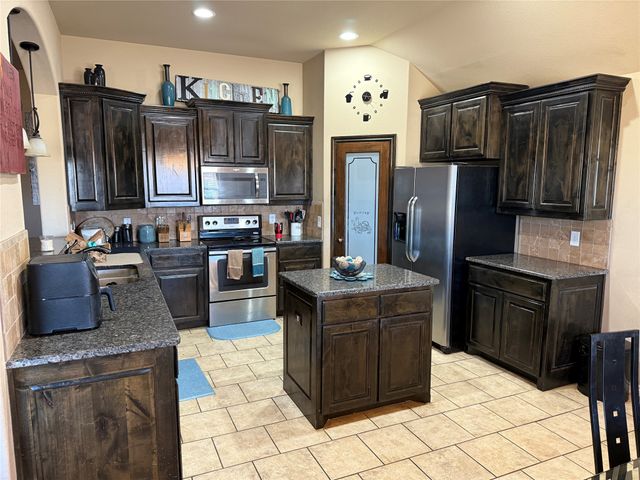 165 Churchill Circle, Weatherford, TX 76085