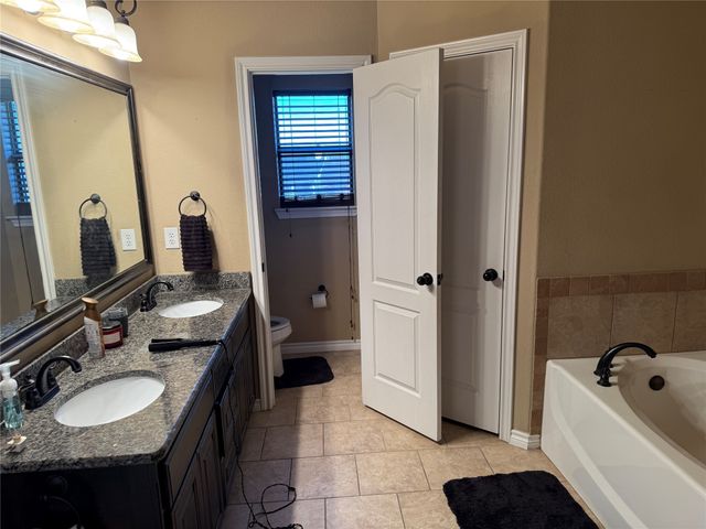 165 Churchill Circle, Weatherford, TX 76085