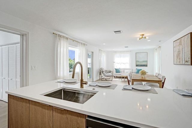 126 SW 7th Avenue, Delray Beach, FL 33444