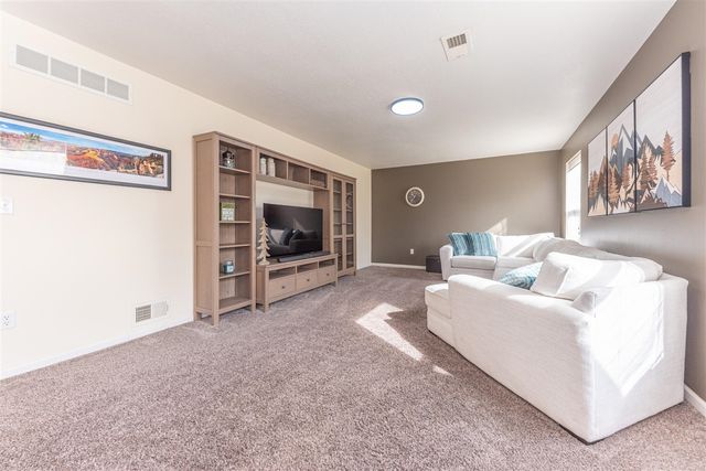 860 Prairie Lane, Milan, MI 48160