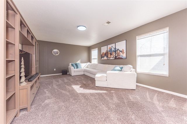 860 Prairie Lane, Milan, MI 48160