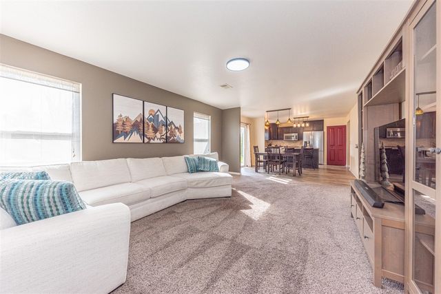 860 Prairie Lane, Milan, MI 48160