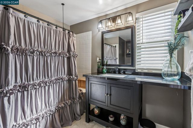2609 Moraga Dr, Pinole, CA 94564