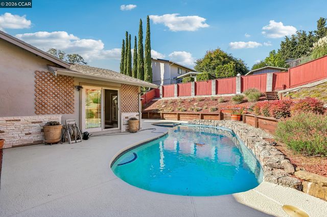 2609 Moraga Dr, Pinole, CA 94564