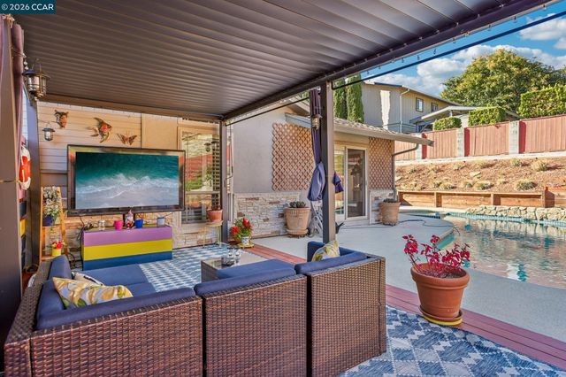 2609 Moraga Dr, Pinole, CA 94564