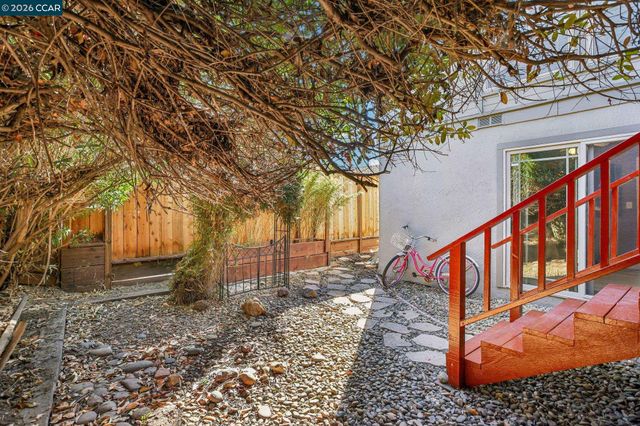 2609 Moraga Dr, Pinole, CA 94564