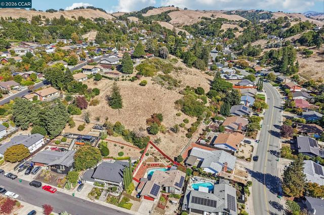 2609 Moraga Dr, Pinole, CA 94564