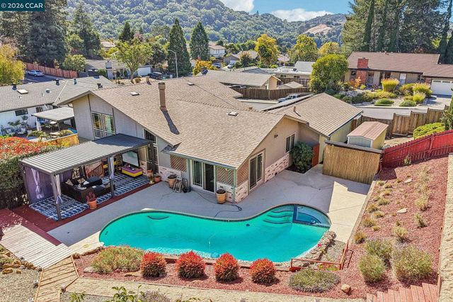 2609 Moraga Dr, Pinole, CA 94564
