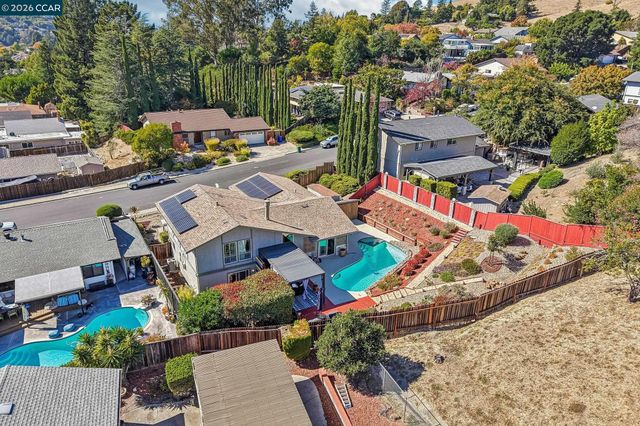 2609 Moraga Dr, Pinole, CA 94564