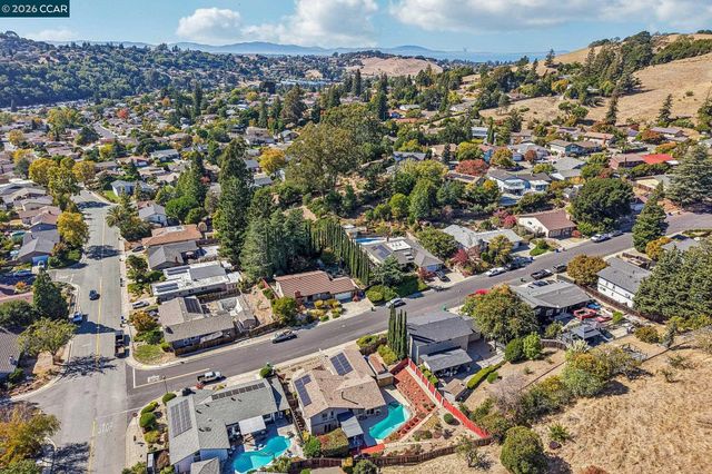 2609 Moraga Dr, Pinole, CA 94564