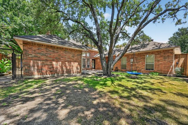 106 Sceptre Drive, Rockwall, TX 75032