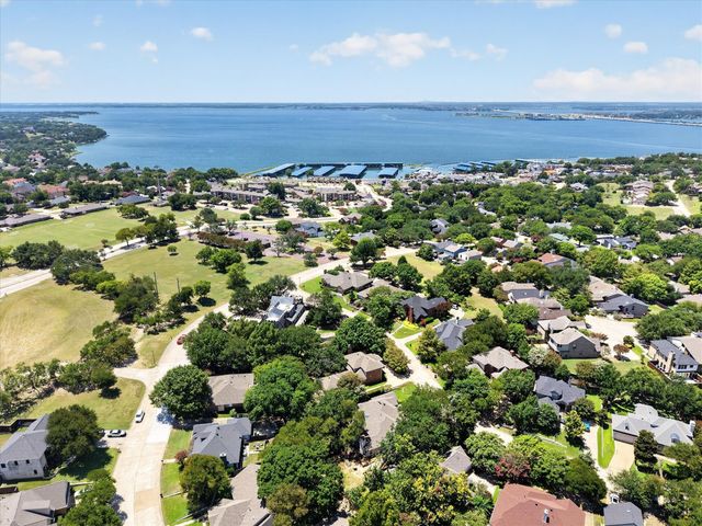 106 Sceptre Drive, Rockwall, TX 75032
