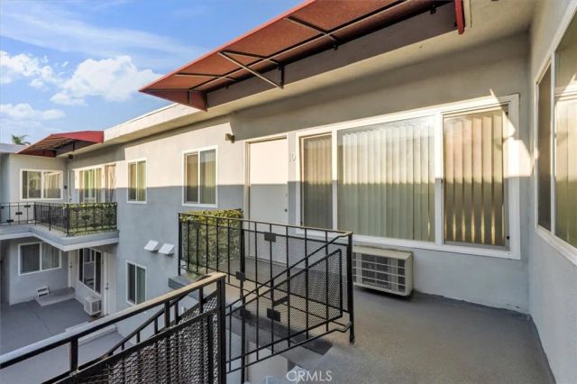 6643 De Longpre 10, Los Angeles, CA 90028