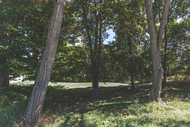 23 Jeffreys Neck Rd, Ipswich, MA 01938