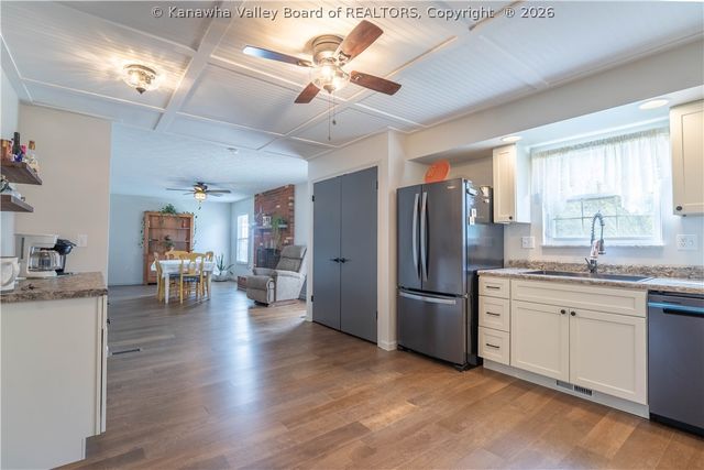 624 Poplar Fork Street, Hurricane, WV 25526