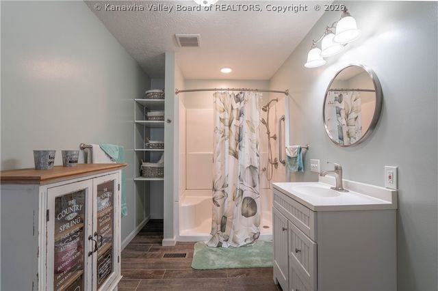 624 Poplar Fork Street, Hurricane, WV 25526