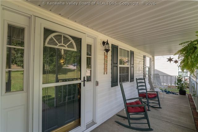 624 Poplar Fork Street, Hurricane, WV 25526