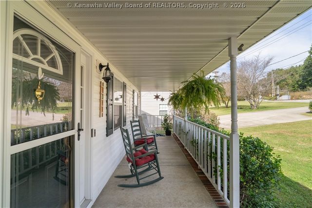 624 Poplar Fork Street, Hurricane, WV 25526
