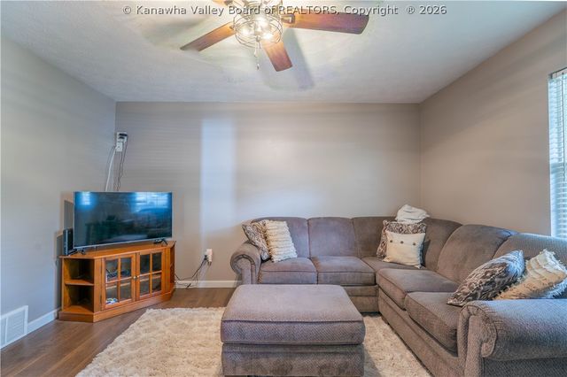 624 Poplar Fork Street, Hurricane, WV 25526