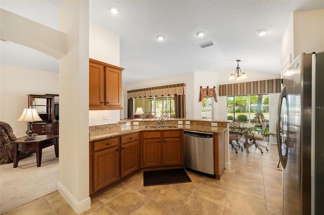 2033 SALMON WAY, The Villages, FL 32162